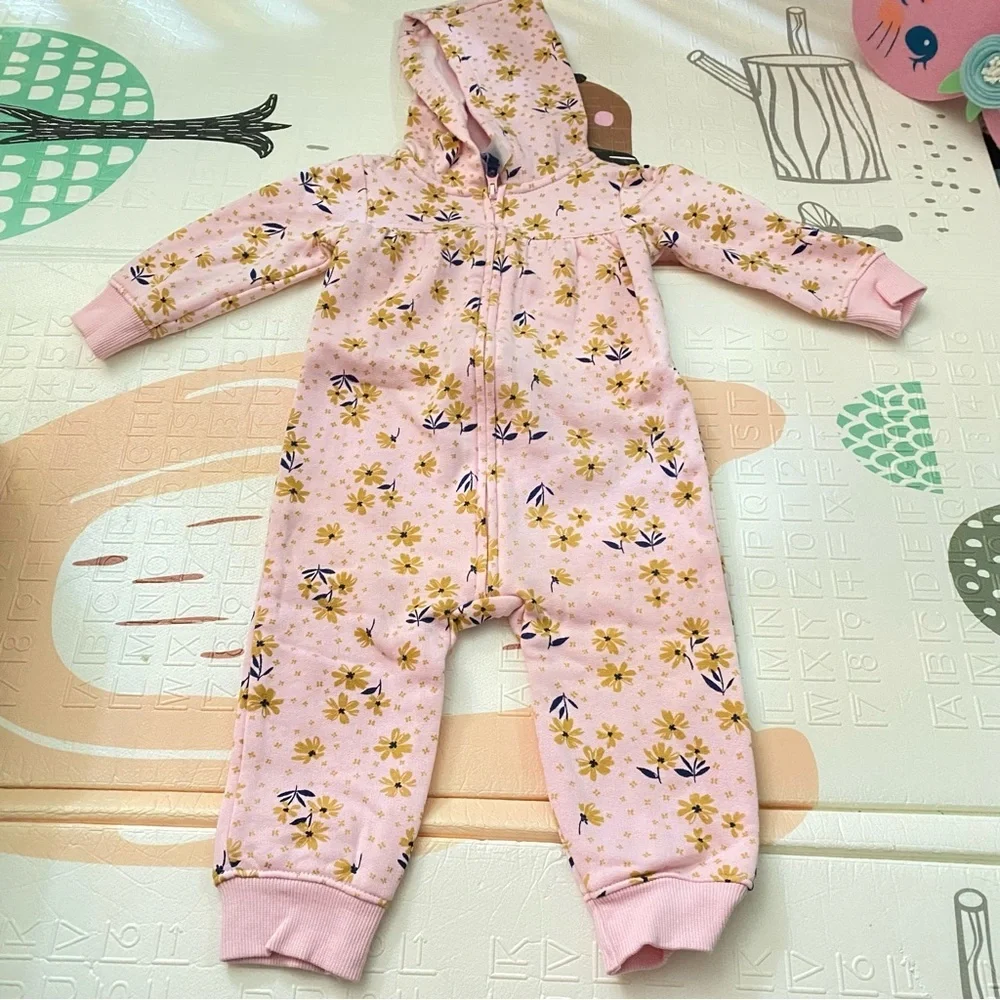 Carter’s Floral Zip up Fleece Jumpsuit of baby 12 mo GUC